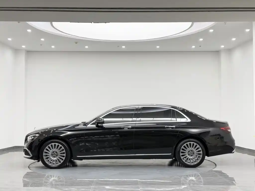 Mercedes-Benz E-Class 2022 — фото 4