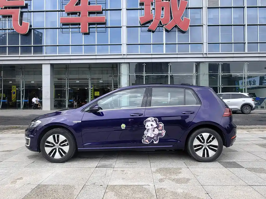 Volkswagen Golf Pure Electric 2020 — фото 3