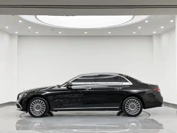Mercedes-Benz E-Class 2022