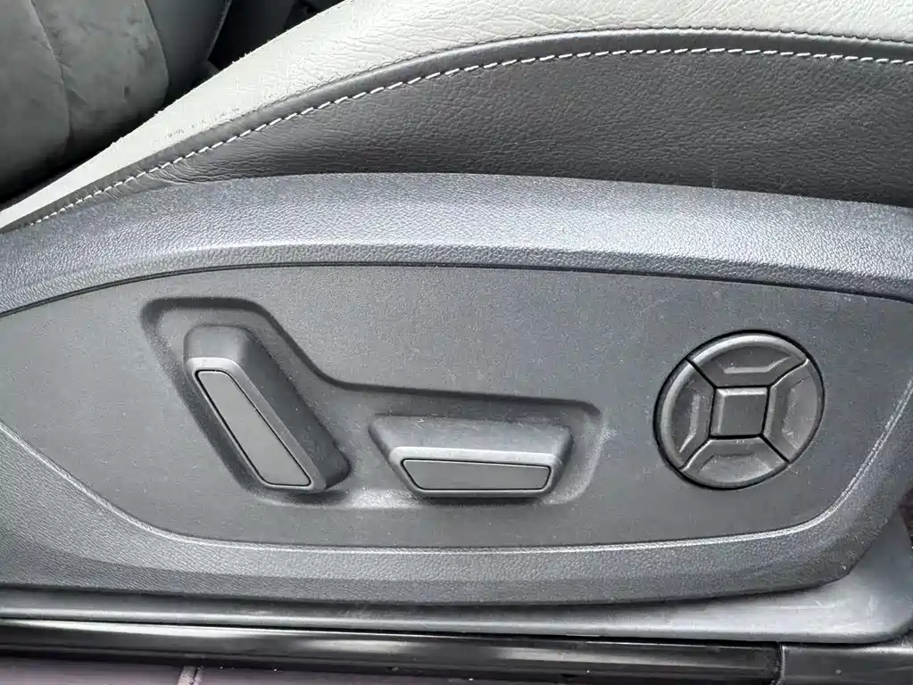 Audi Q3 2021 — фото 21