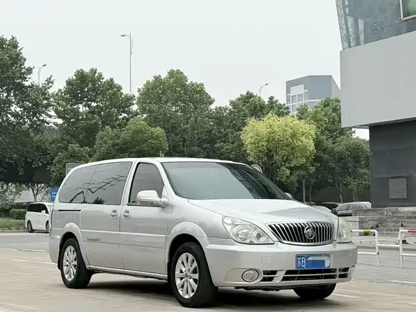 Buick GL8 2013