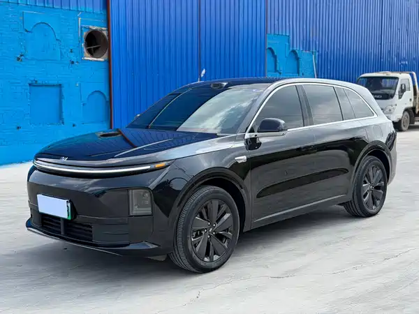 Li Auto L6 2025
