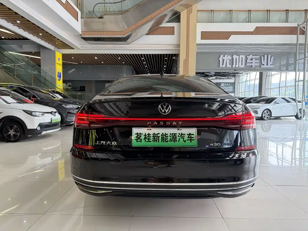 Volkswagen Passat PHEV 2023 — фото 4