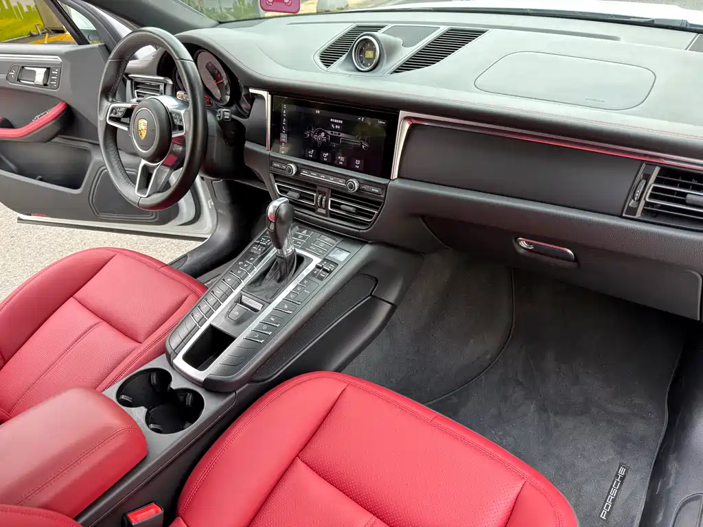 Porsche Macan 2021 — фото 13