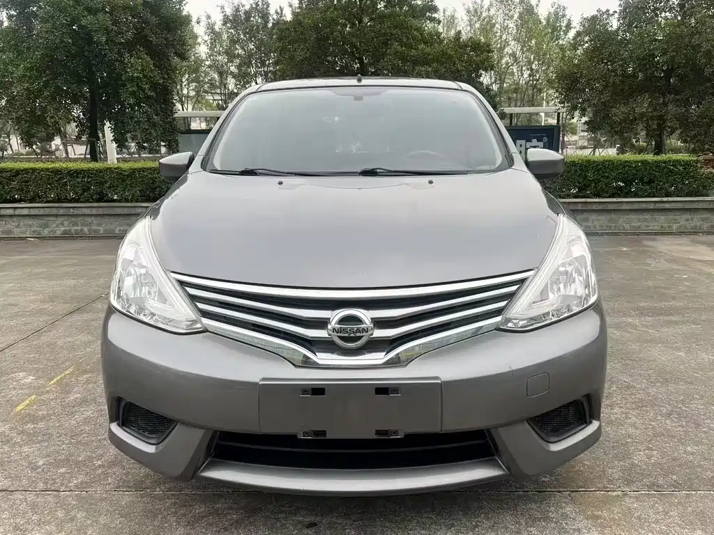 Nissan Livina 2017 — фото 2