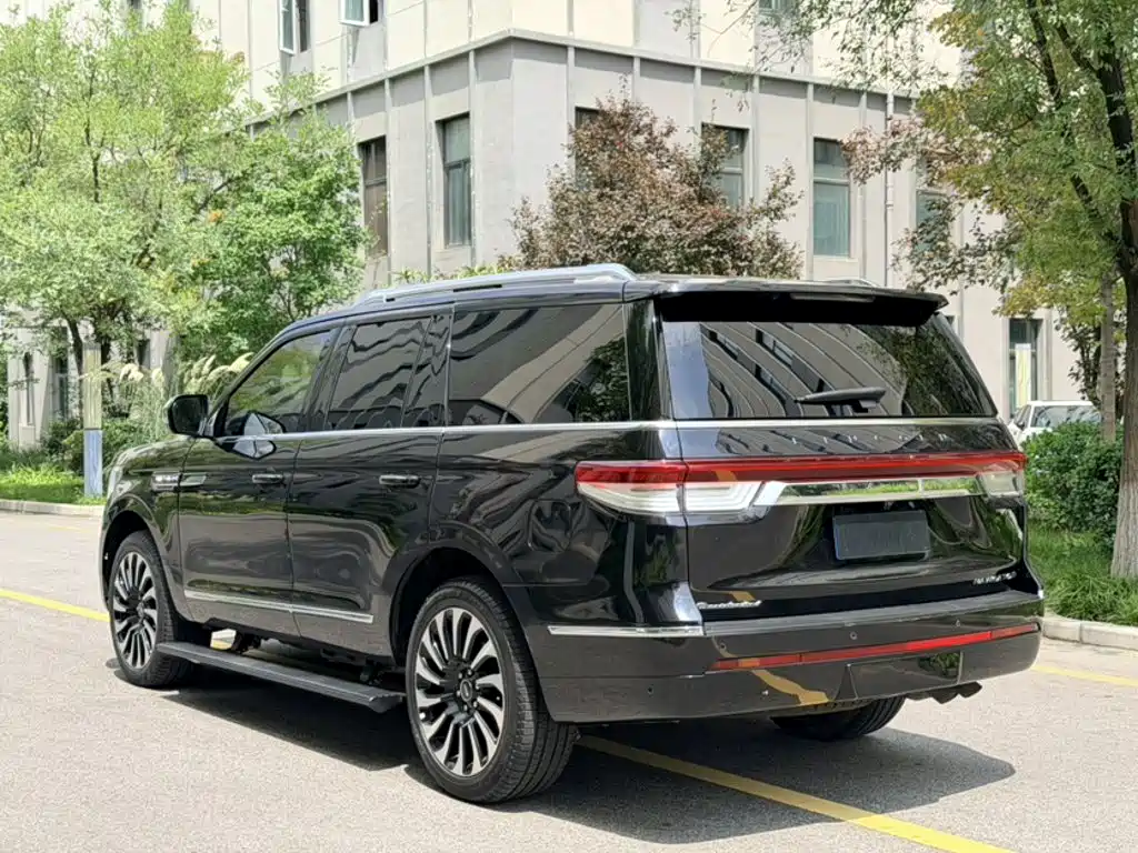Lincoln Navigator 2023 — фото 10