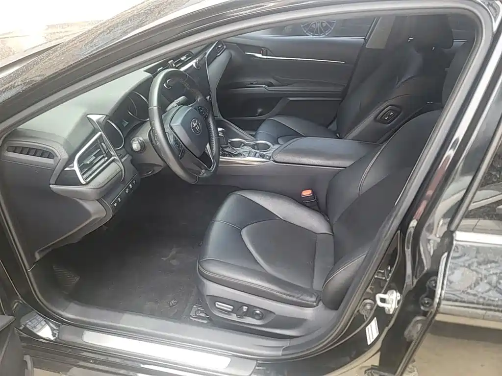 Toyota Camry 2020 — фото 15