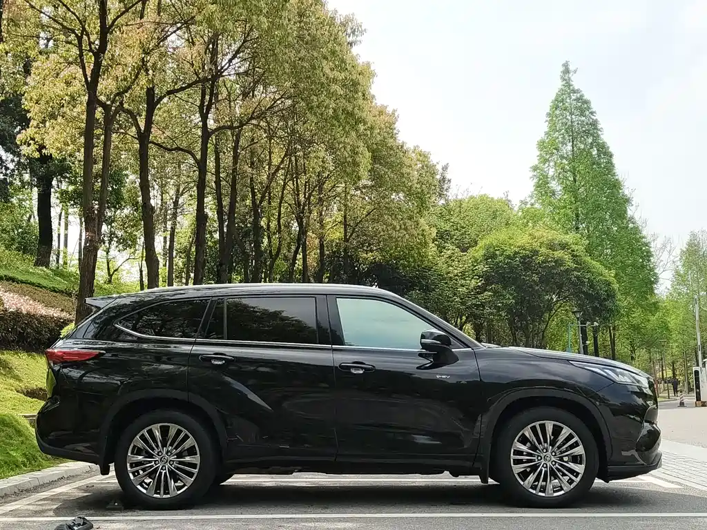 Toyota Highlander 2025 — фото 20