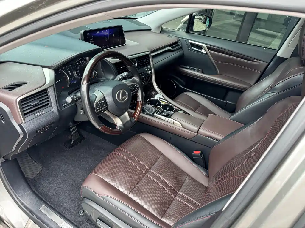 Lexus RX 2018 — фото 10