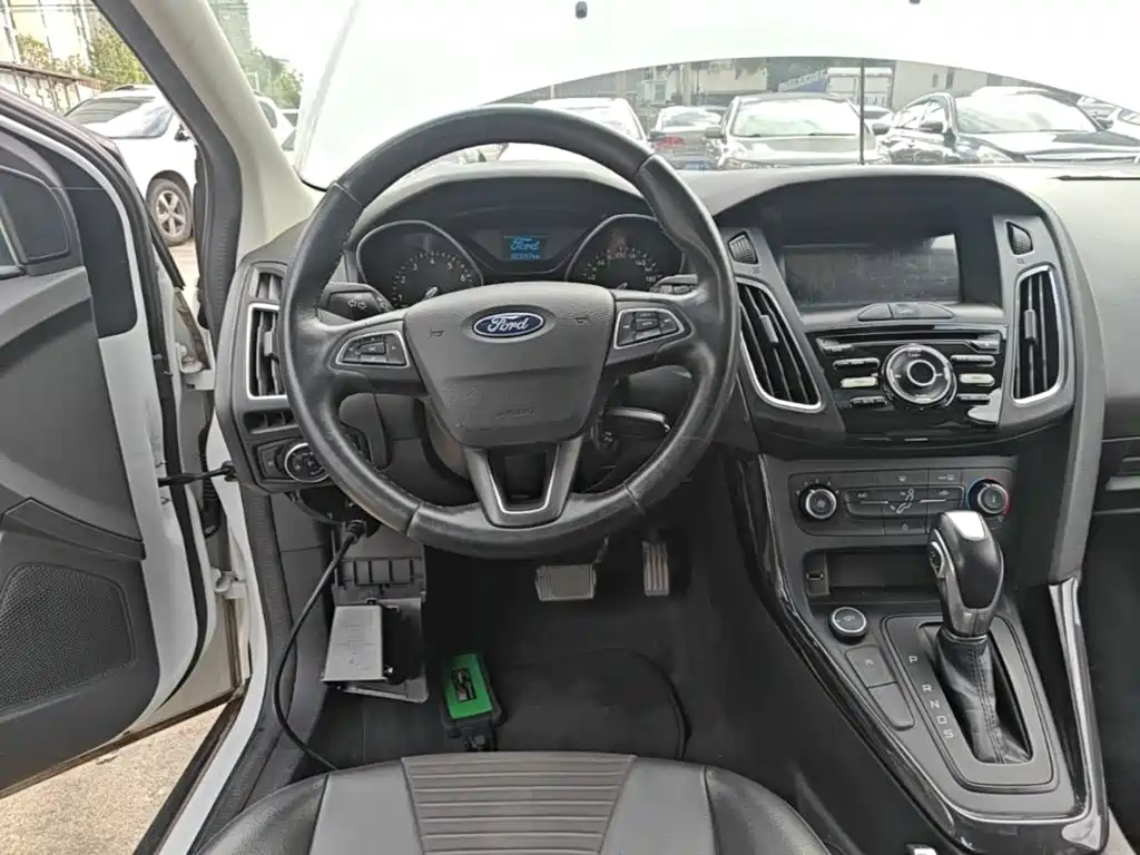 Ford Focus 2020 — фото 11