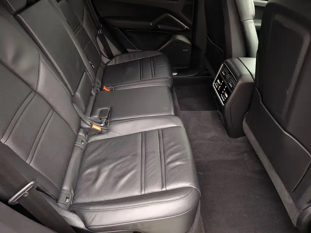 Porsche Cayenne 2018 — фото 11