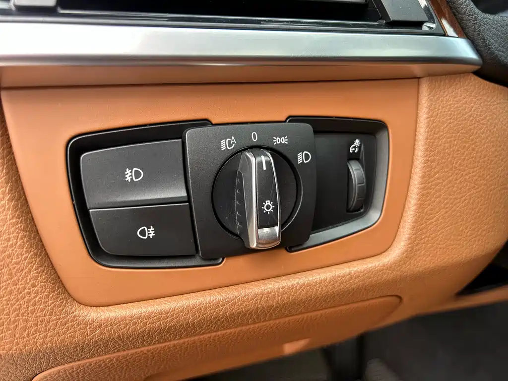 BMW 3 Series 2015 — фото 29