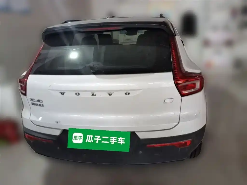Volvo XC40 NEV 2021 — фото 10