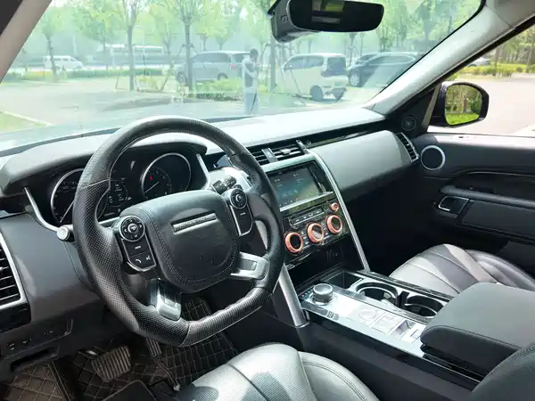 Land Rover Discovery 2018