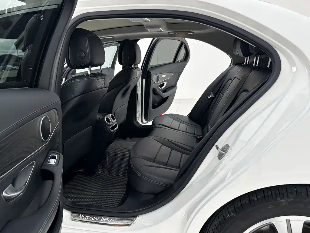 Mercedes-Benz C-Class 2019 — фото 12
