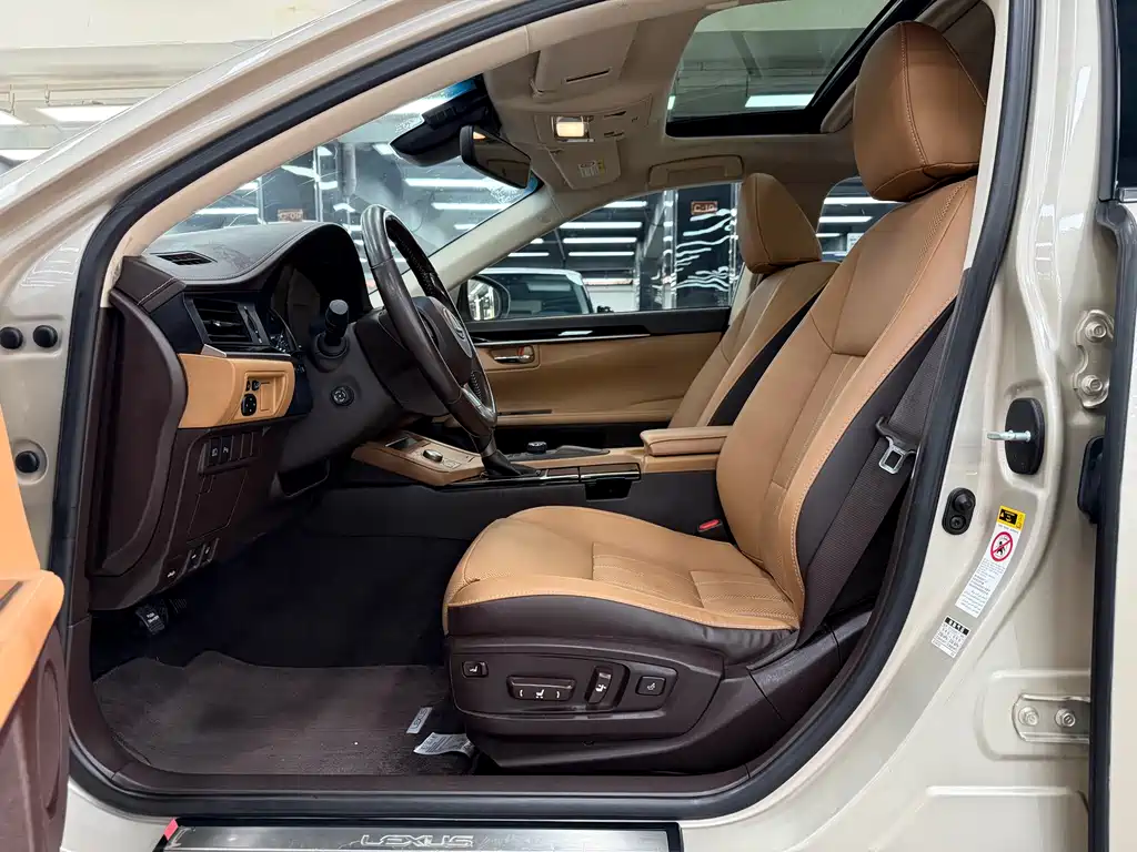 Lexus ES 2016