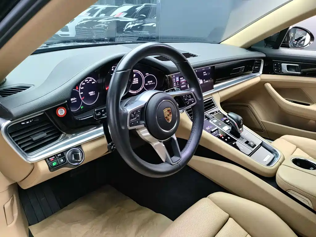 Porsche Panamera 2019 — фото 8