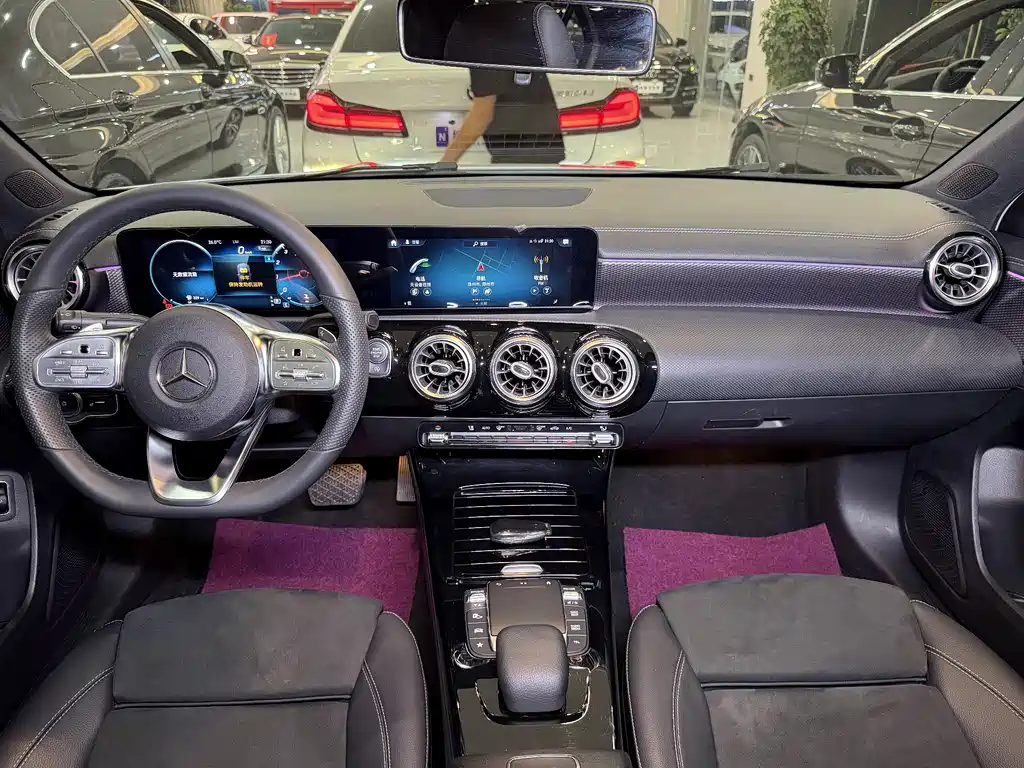 Mercedes-Benz A-Class 2020 — фото 8
