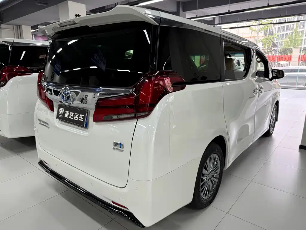 Toyota Alphard 2019 — фото 8