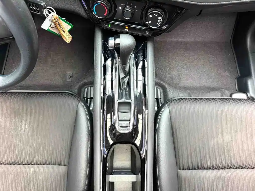 Honda Vezel 2022 — фото 12