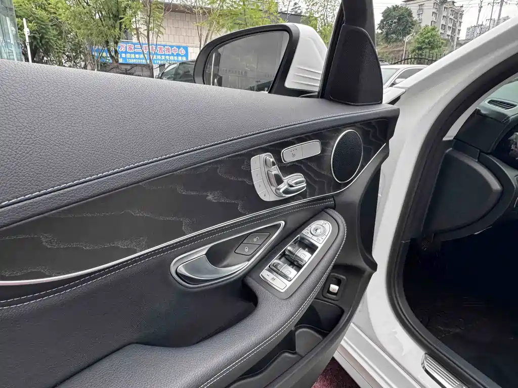 Mercedes-Benz C-Class 2019 — фото 11
