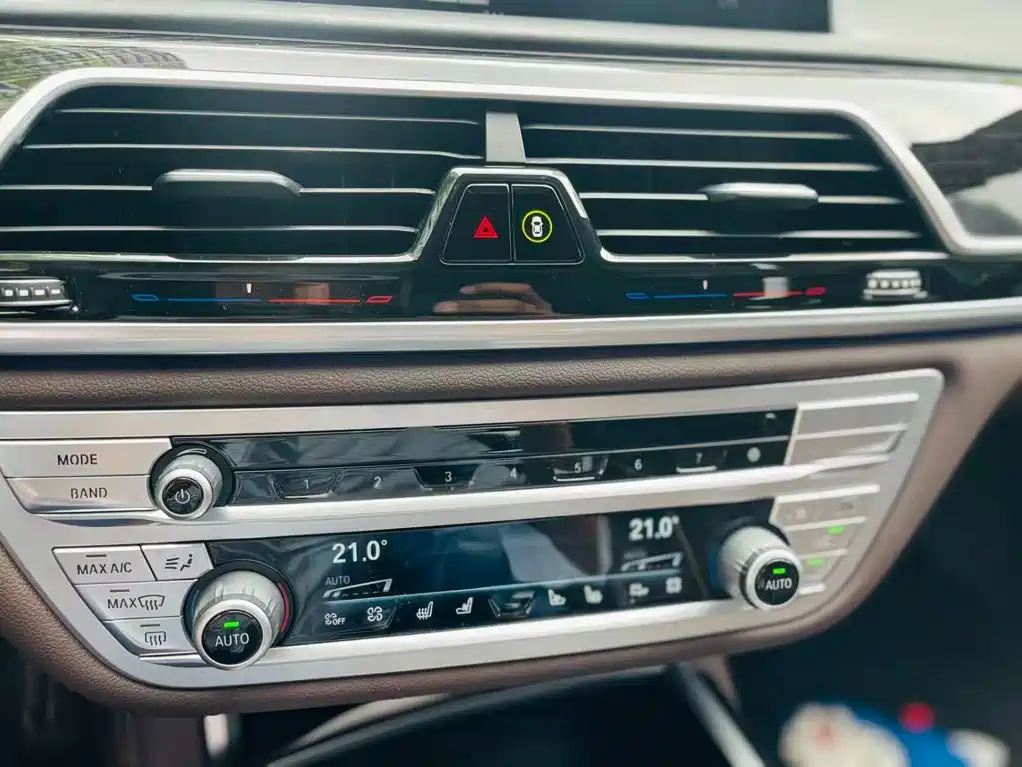 BMW 7 Series 2020 — фото 14