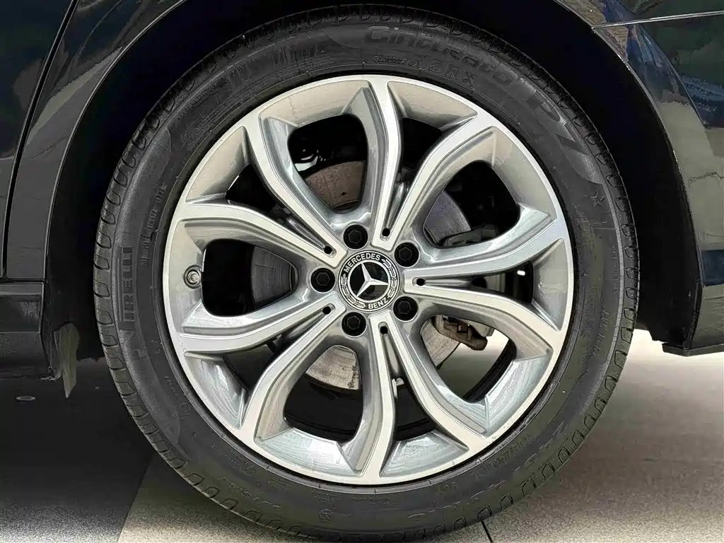 Mercedes-Benz E-Class 2022 — фото 20