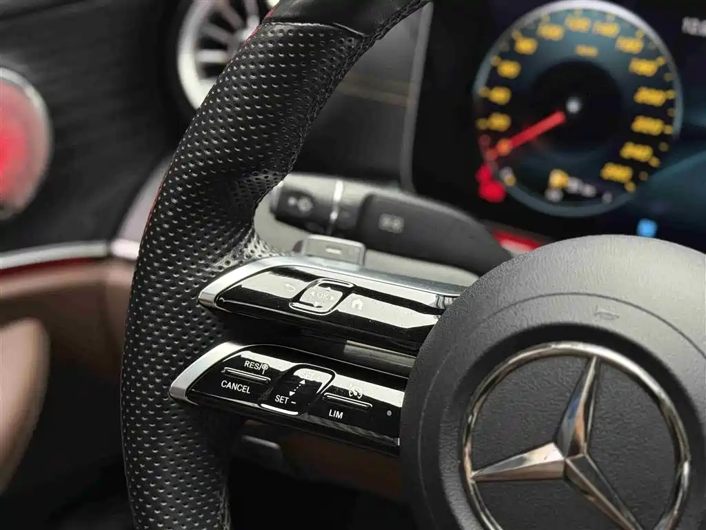 Mercedes-Benz E-Class 2022 — фото 40