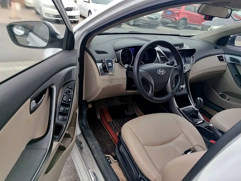Hyundai Elantra Langdong 2015 — фото 16