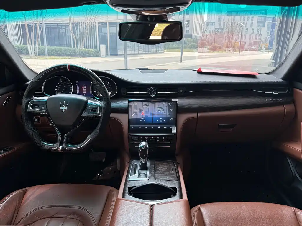 Maserati Quattroporte 2014 — фото 17