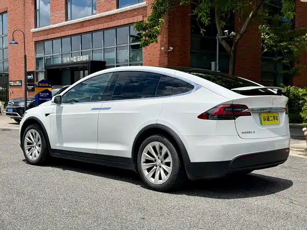 Tesla Model X 2017