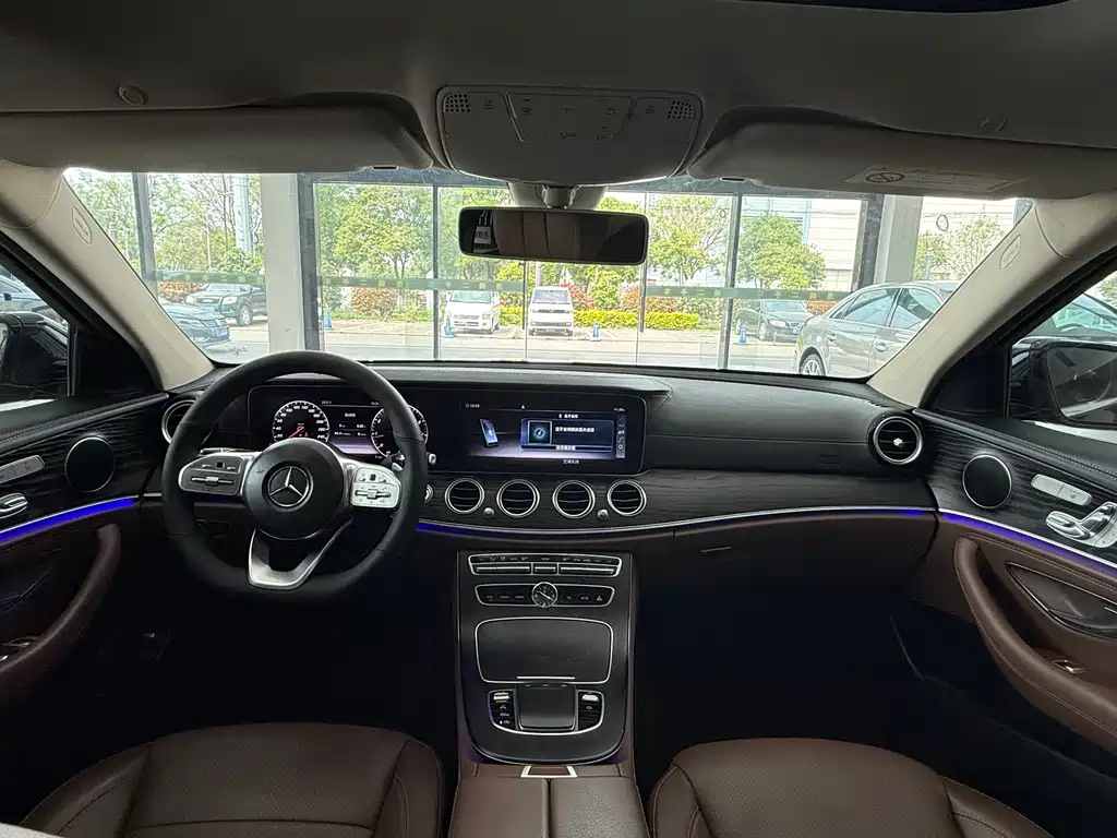 Mercedes-Benz E-Class 2020 — фото 15