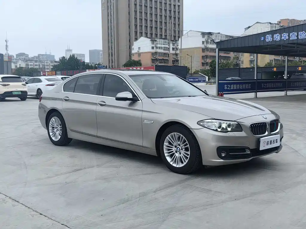 BMW 5 Series 2016 — фото 3