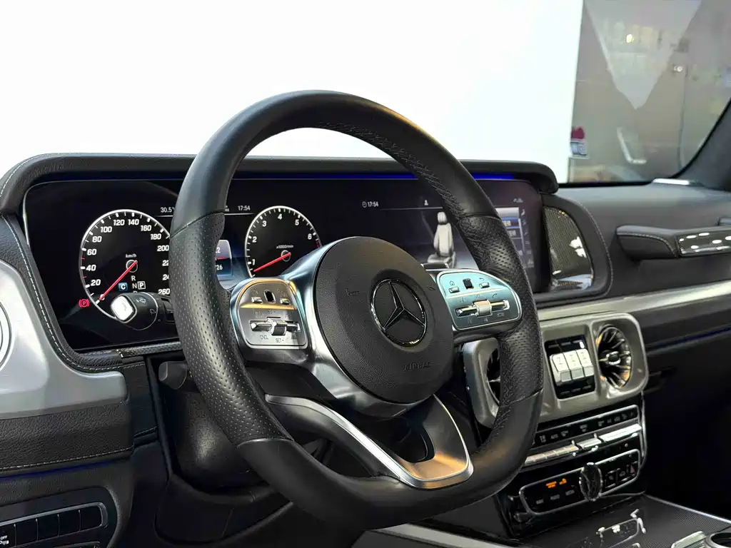 Mercedes-Benz G-Class 2023 — фото 30