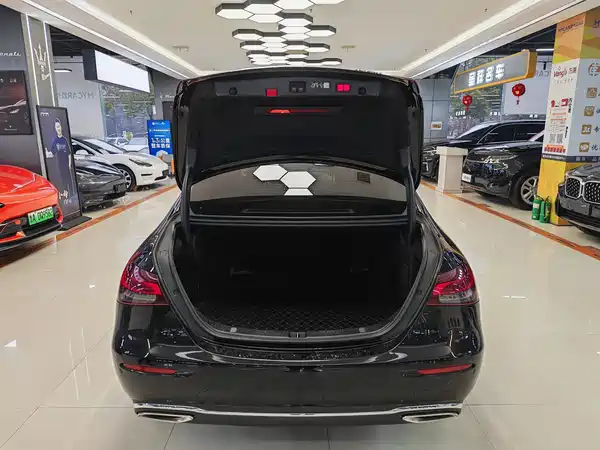 Mercedes-Benz E-Class 2023