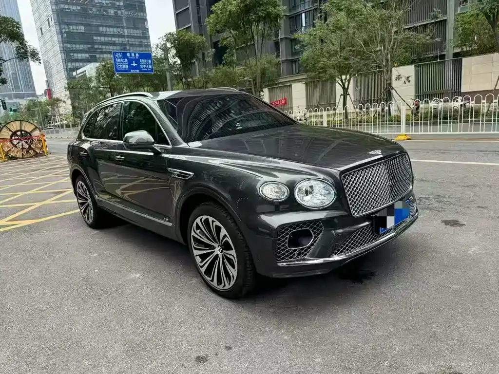 Bentley Bentayga 2022 — фото 3