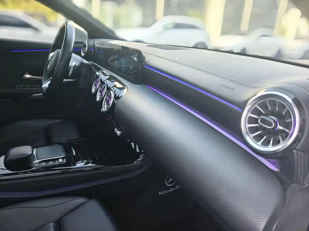 Mercedes-Benz A-Class 2022 — фото 19