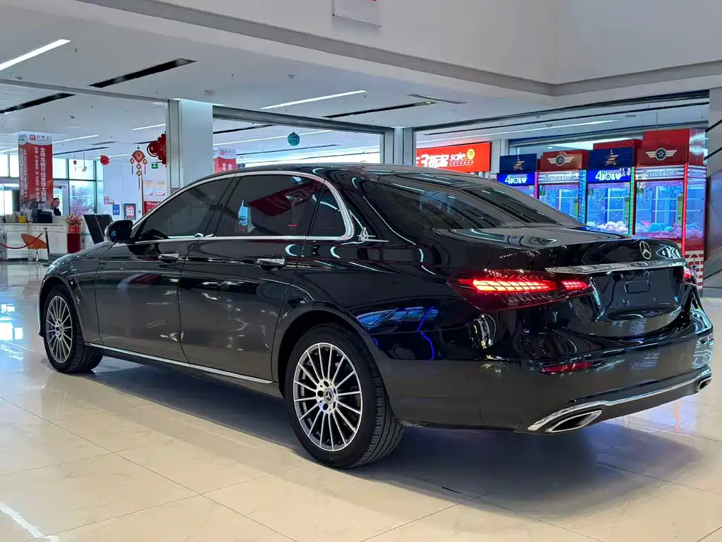 Mercedes-Benz E-Class 2023 — фото 14