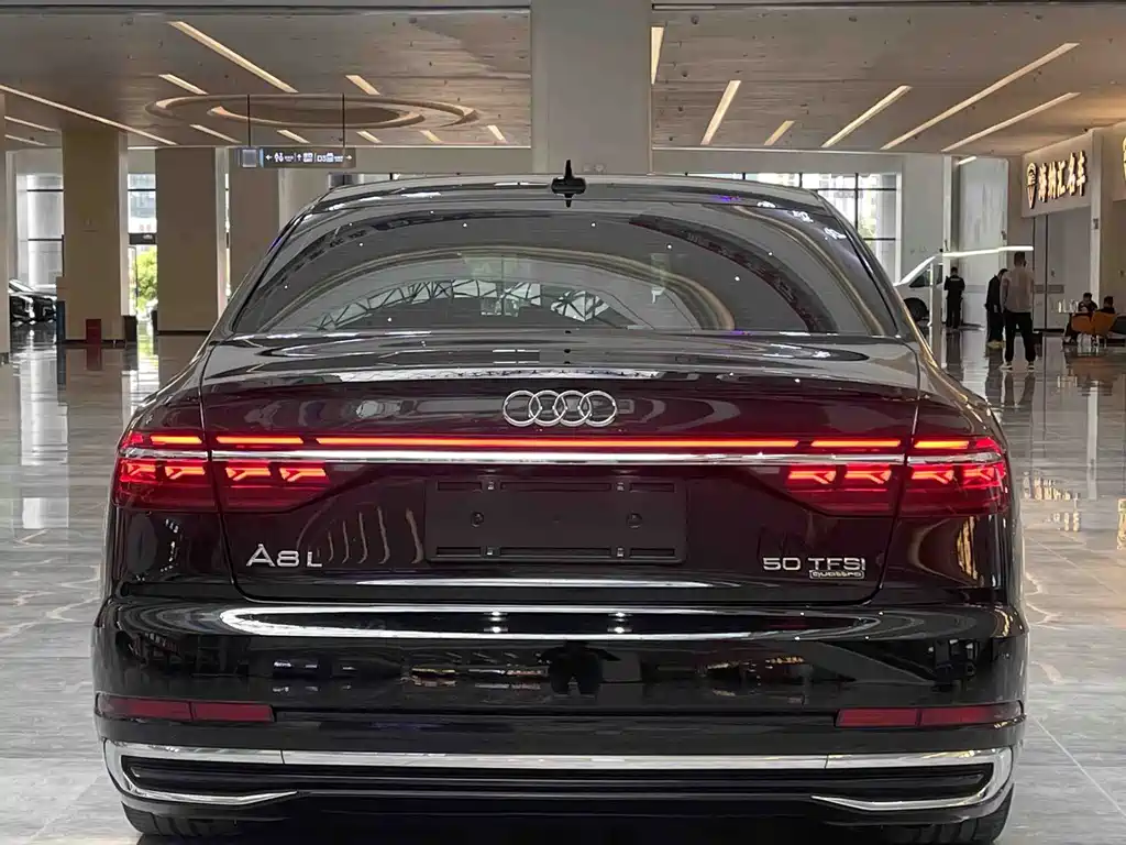 Audi A8 2023 — фото 4