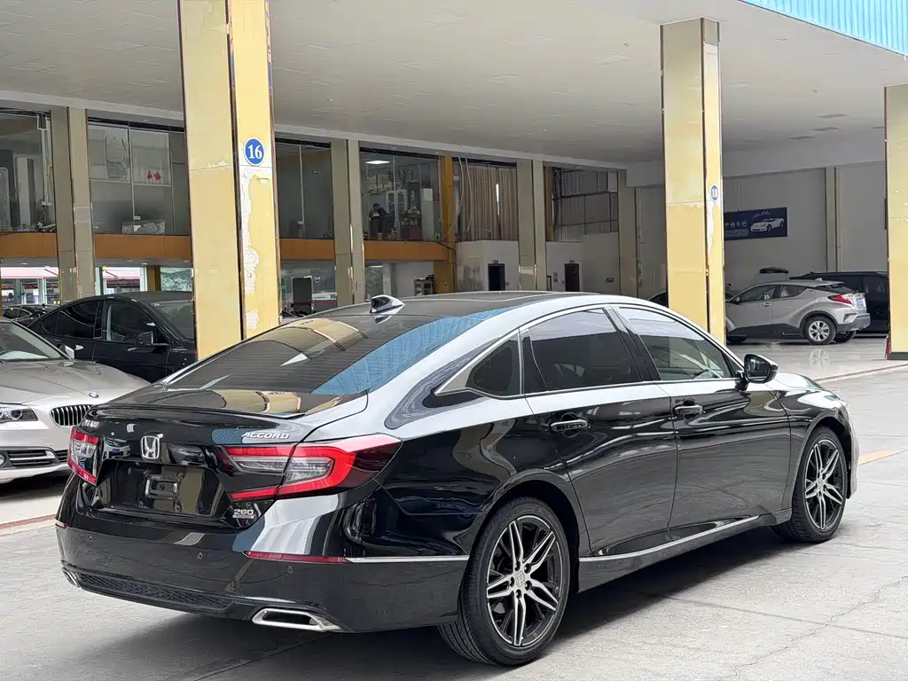 Honda Accord 2023 — фото 10