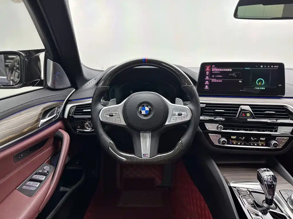 BMW 5 Series 2023 — фото 9
