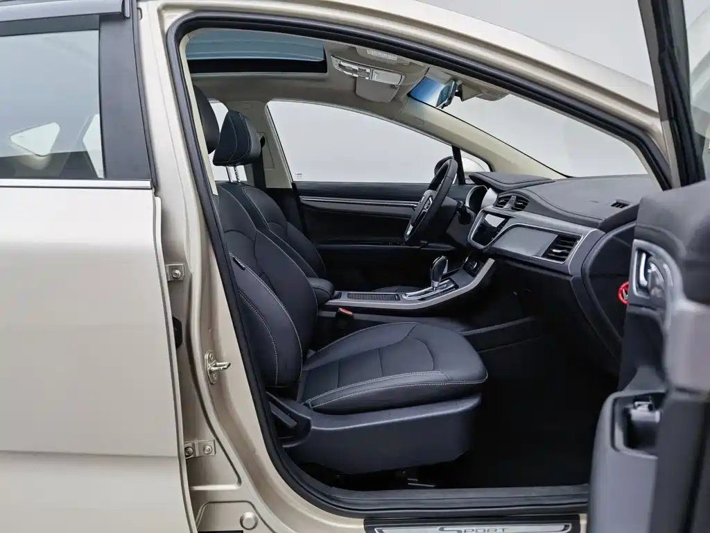 Geely Emgrand GS 2019 — фото 23