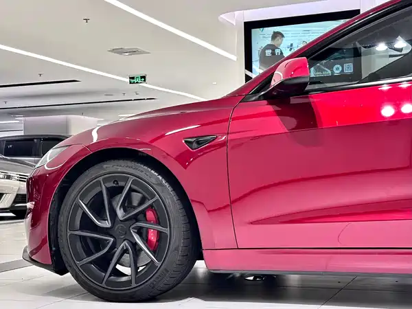 Tesla Model 3 2025