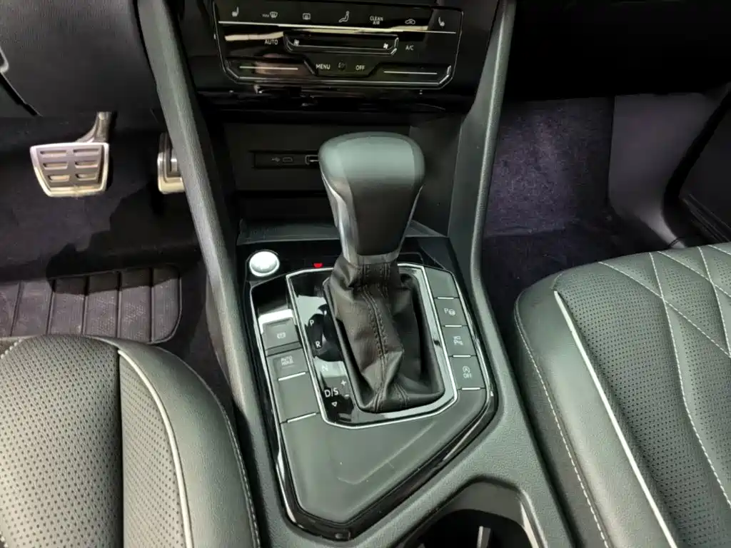 Volkswagen Tiguan L 2023 — фото 14