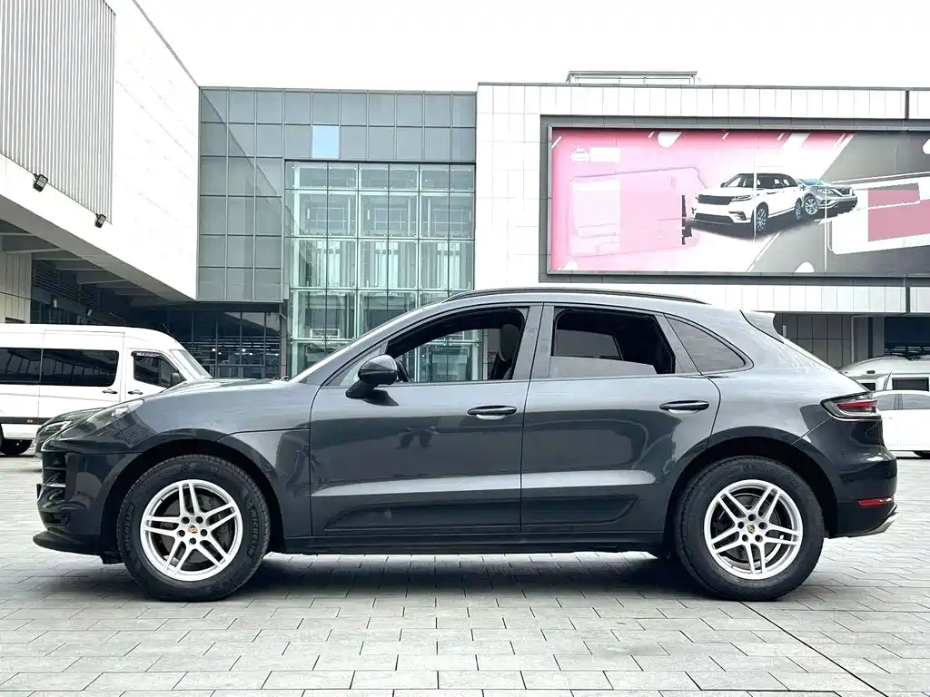 Porsche Macan 2018 — фото 13