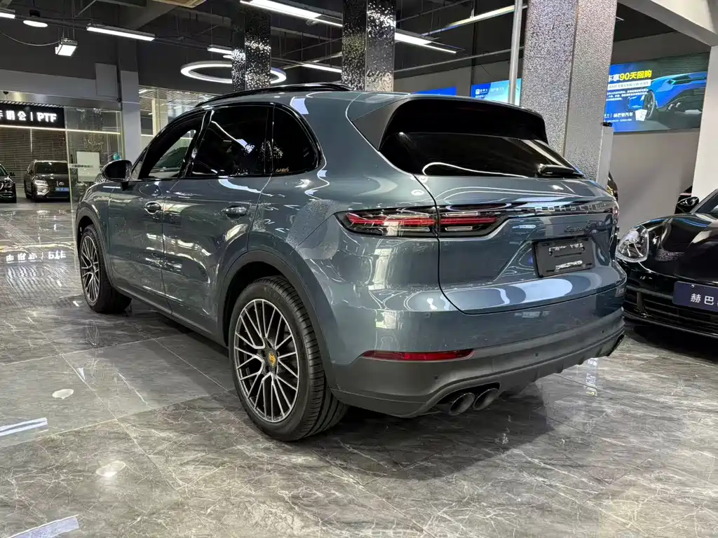 Porsche Cayenne 2018 — фото 17