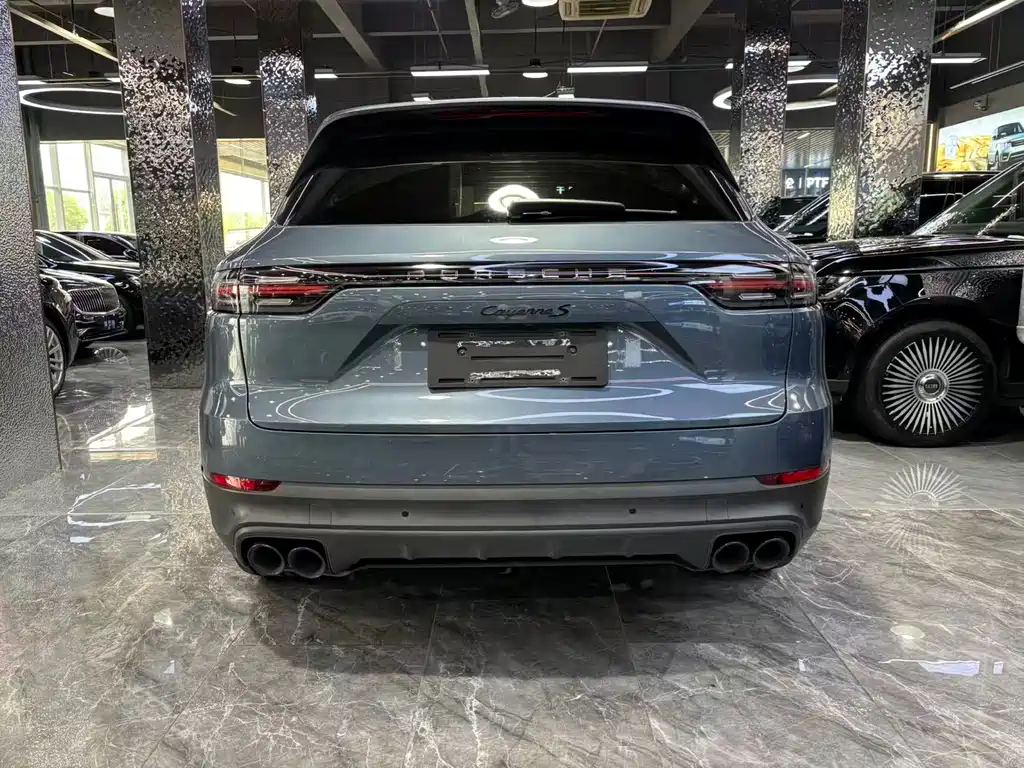 Porsche Cayenne 2018 — фото 19
