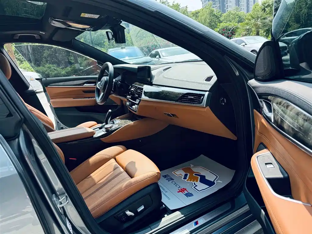 BMW 6 Series GT 2019 — фото 10