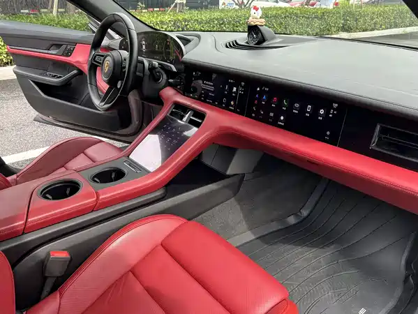 Porsche Taycan 2021