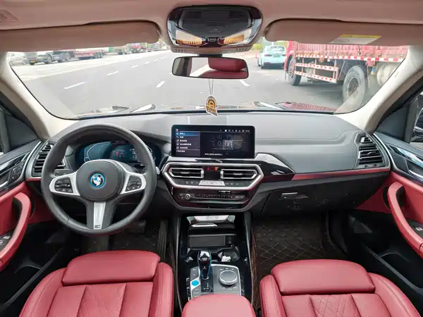 BMW iX3 2022
